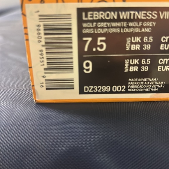 Lebron James Witness VII in grey and white - Picture 3 of 8